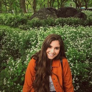 Meet your Posher, Olivia